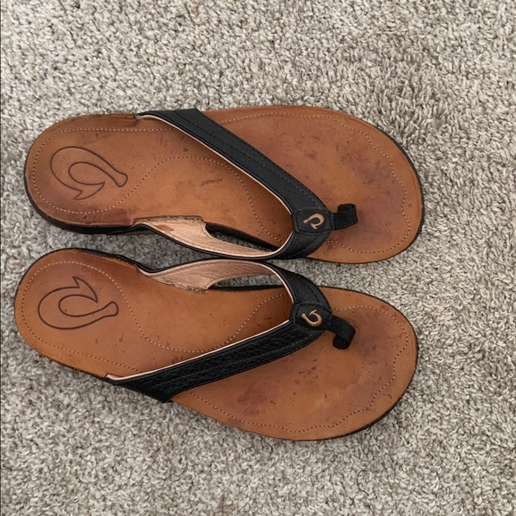 OluKai Shoes - NWT OluKai Pua Black Leather Flit Flop Sandal Womens Size 8